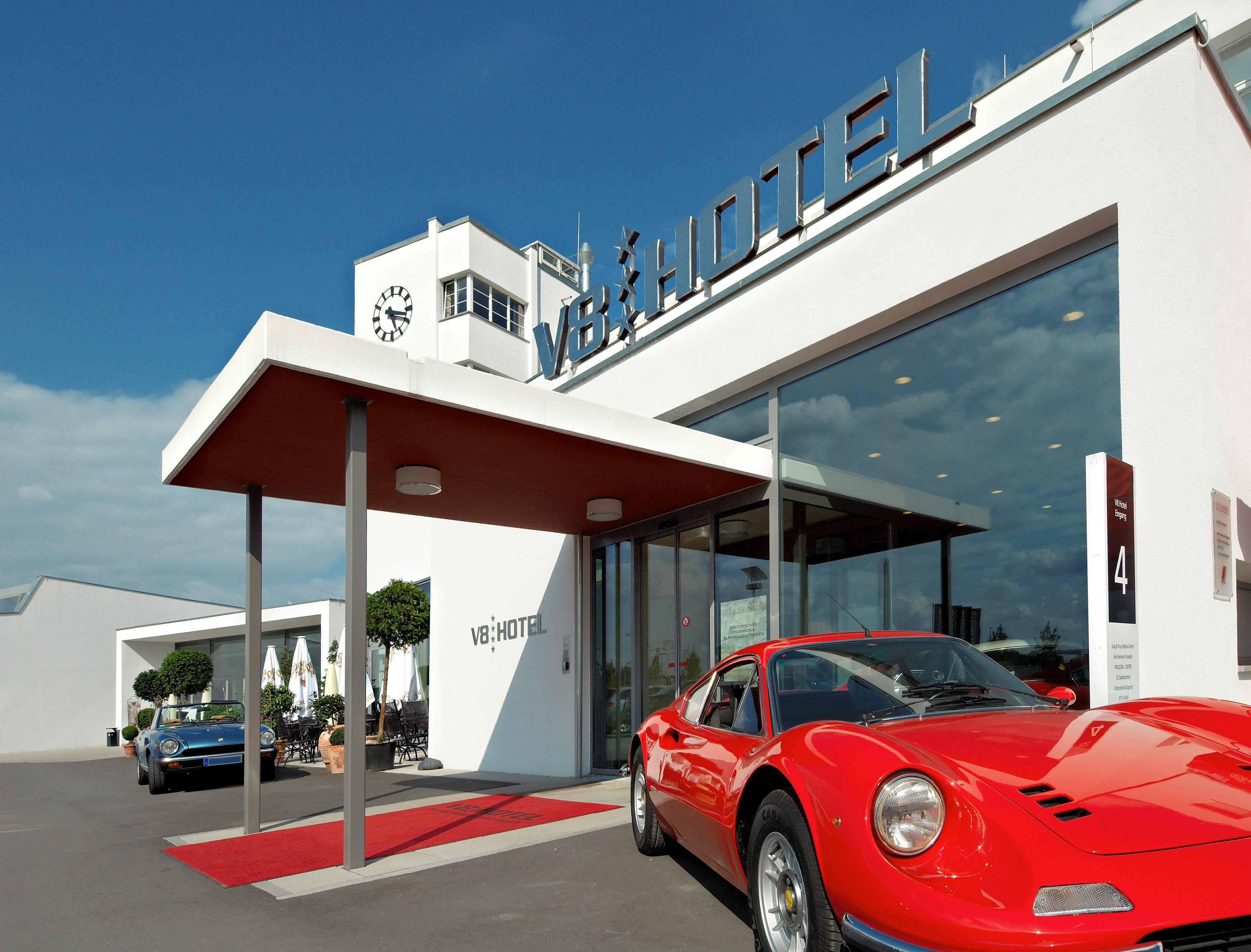 V8 Hotel Classic Motorworld Region Stuttgart Boeblingen Exterior photo