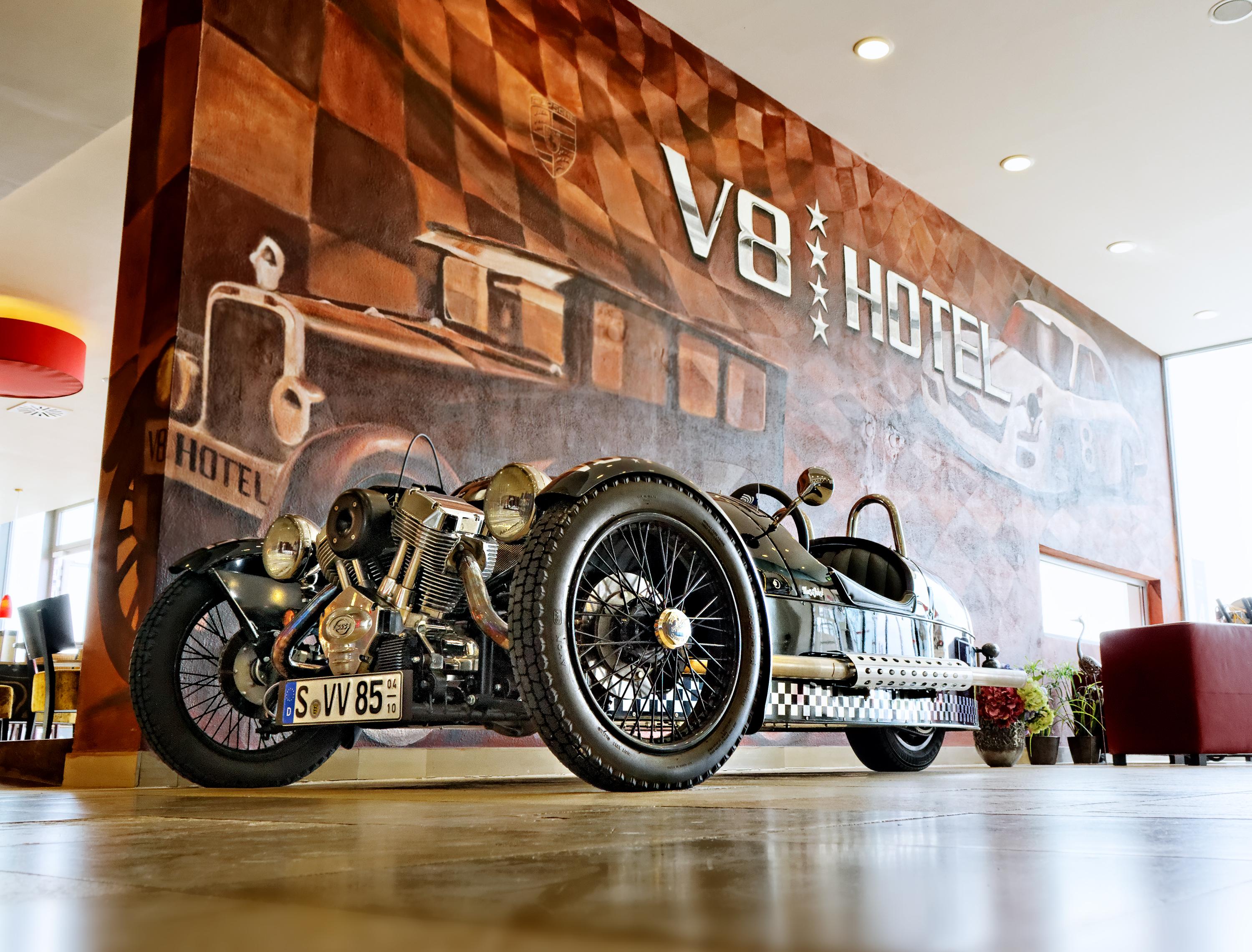 V8 Hotel Classic Motorworld Region Stuttgart Boeblingen Exterior photo